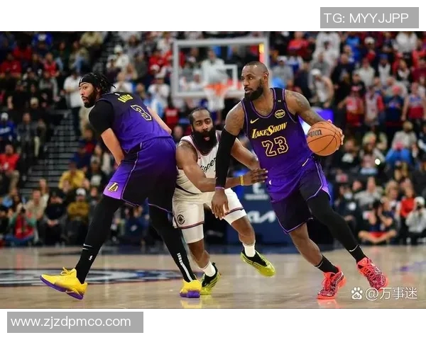 湖人主场告负76人，遭遇连败——一场震撼的篮球对决背后的故事